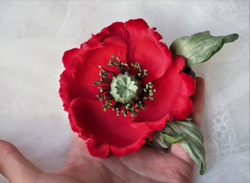 velvet poppy brooch