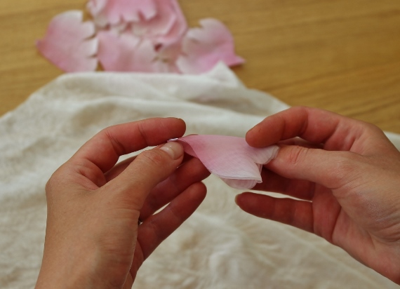 shaping fabric flower petals without the use of tools 8