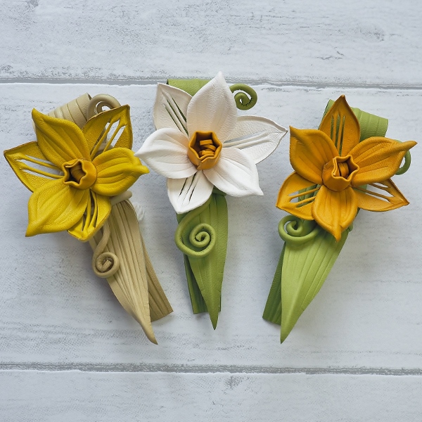 leather daffodil brooch