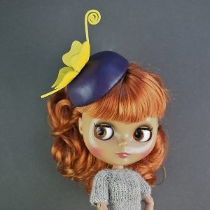 кожаная шляпка для куклы