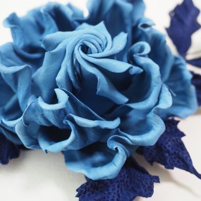 blue leather rose Queen side