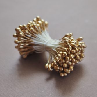 golden rounded stamens