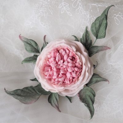 linen English rose brooch