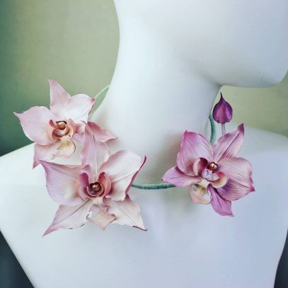 silk orchid flower necklace tutorial