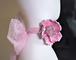 Wild velvet rose choker