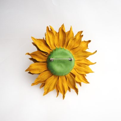 leather sunflower pin back 900