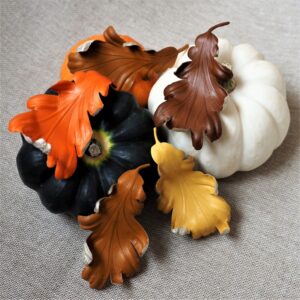 leather oak leaf brooch colours