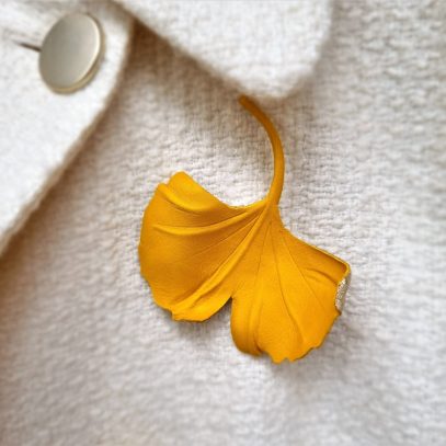 yellow ginkgo leaf 800