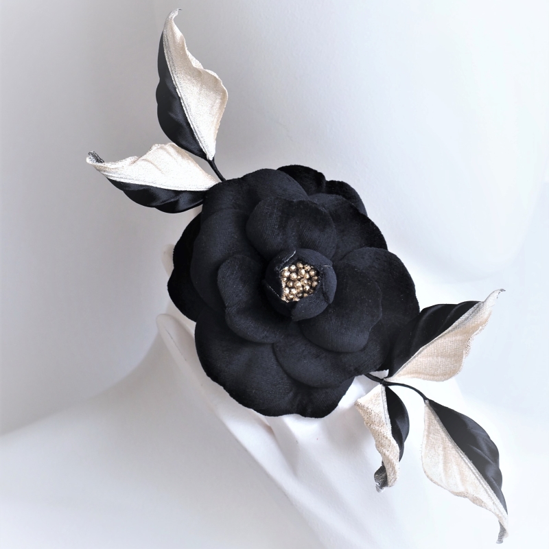 ❀ Fabric flower brooches and corsages - PresentPerfect Creations