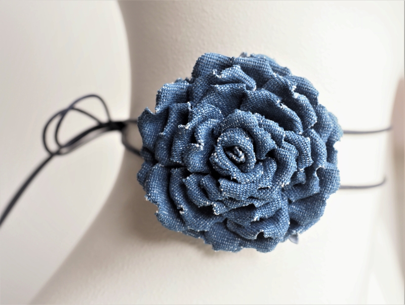 denim rose choker closeup