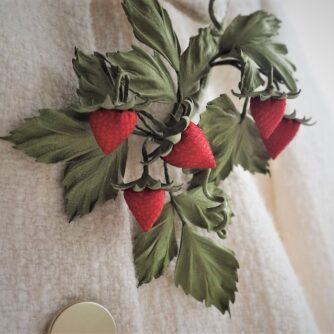 leather strawbery brooch side (2)