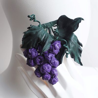 leather grape bunch brooch SQ