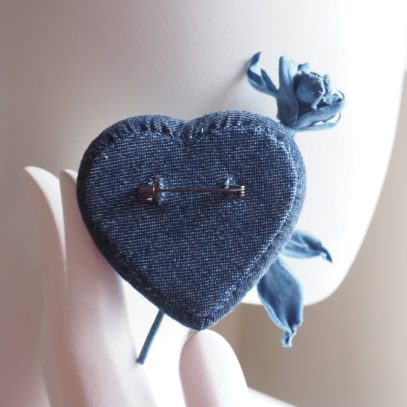 denim heart with a rose brooch back 800
