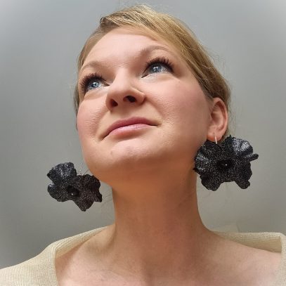 black velvet petunia earrings under 800